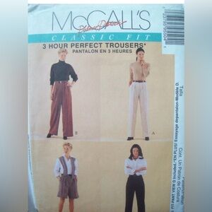 Vintage McCalls Pattern 9550 Perfect Trousers 
Palmer/Pletsch
Size 14 
UC/FF NOS